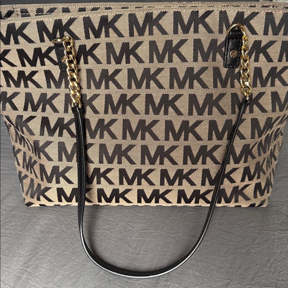 Michael Kors Signature Black and Tan Tote - Picture 14 of 16